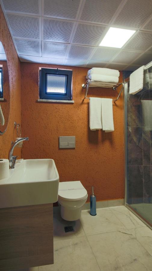 Side Leon Otel Ngoại thất bức ảnh